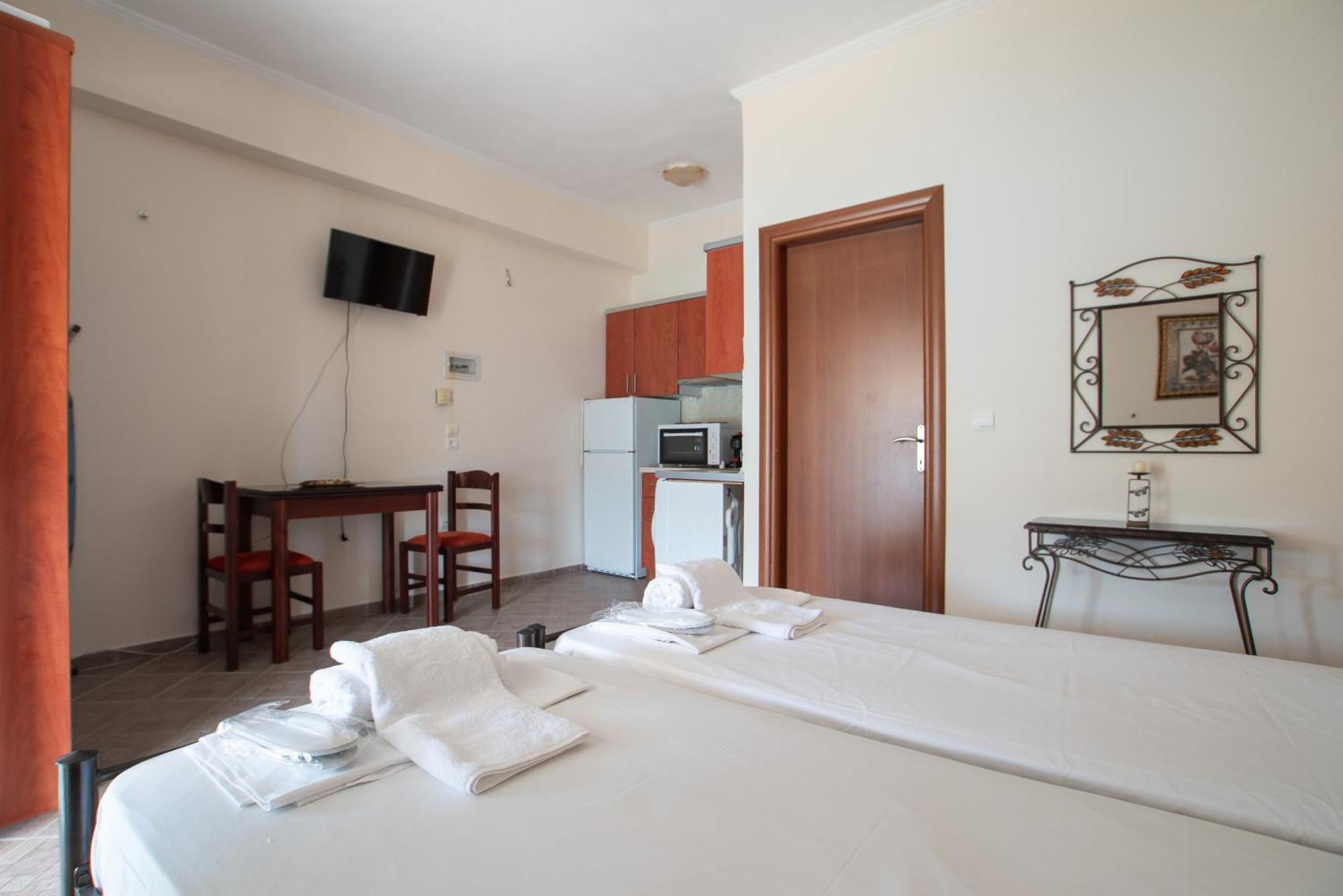 Pigeon House Apartment Plataria Exterior photo